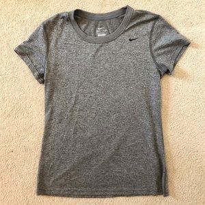 Nike Dri-Fit Gray Short Sleeve T-Shirt (Small)